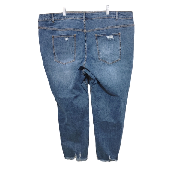 ELOQUII Classic Fit Medium Wash Distressed Boyfriend Jean Women's Plus Size 24 - Picture 3 of 12